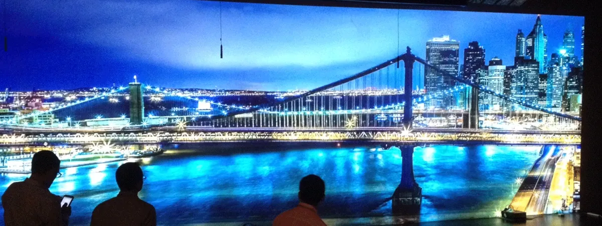 Ultra widescreen edge-blended projection